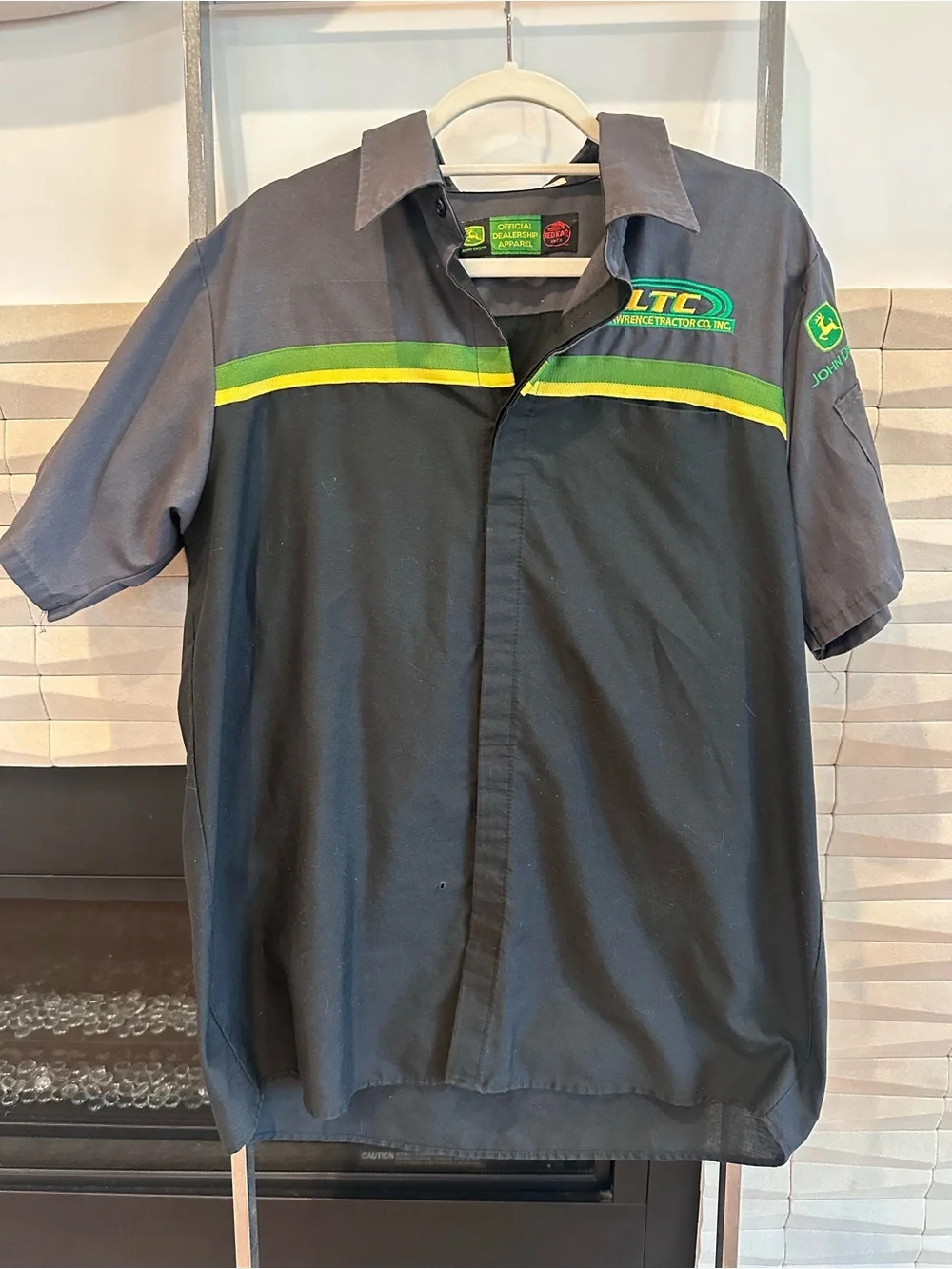 Vintage John Deere Button up Men’s